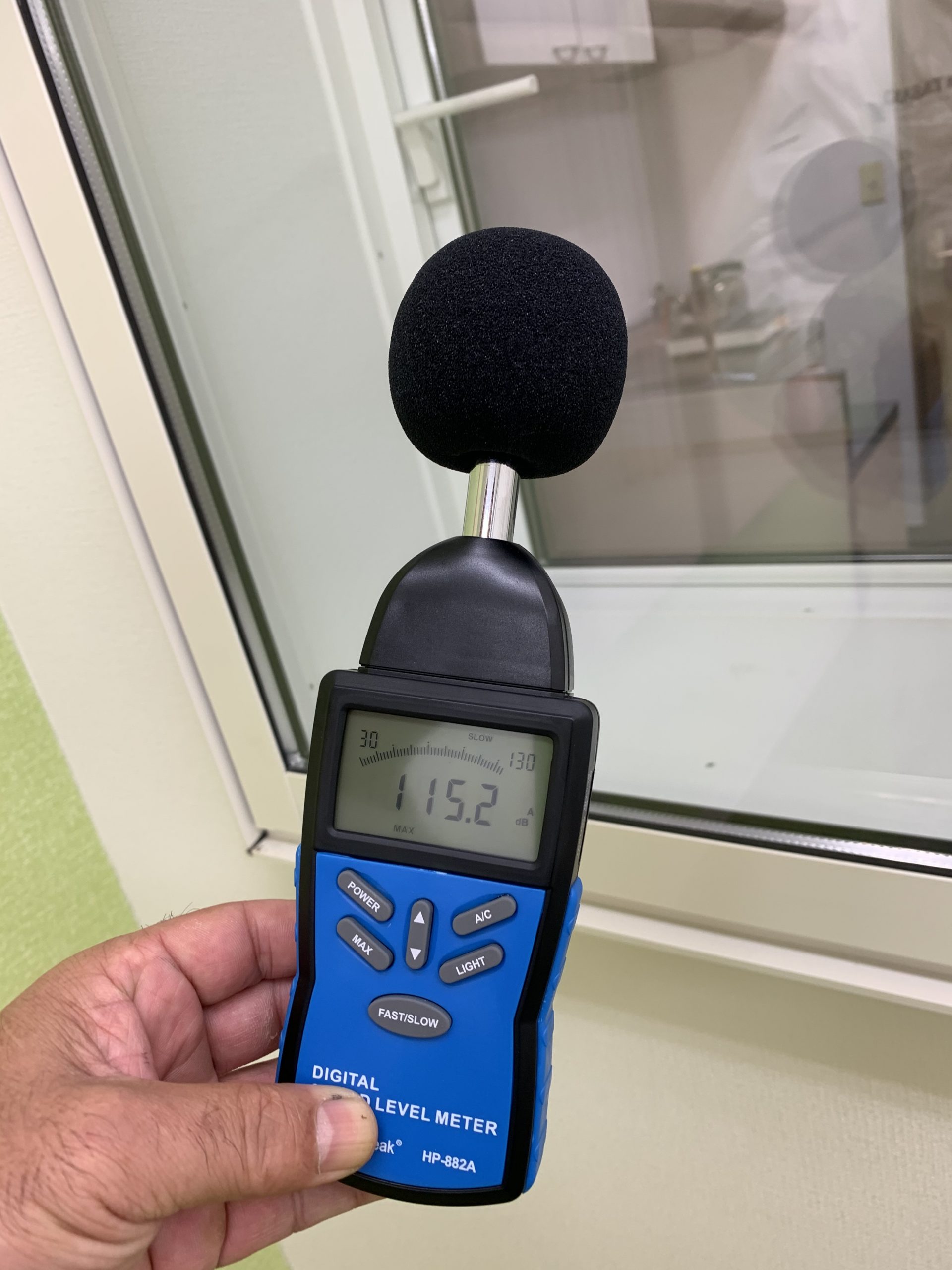 縦すべり出し窓内側115.2㏈（ドラム）