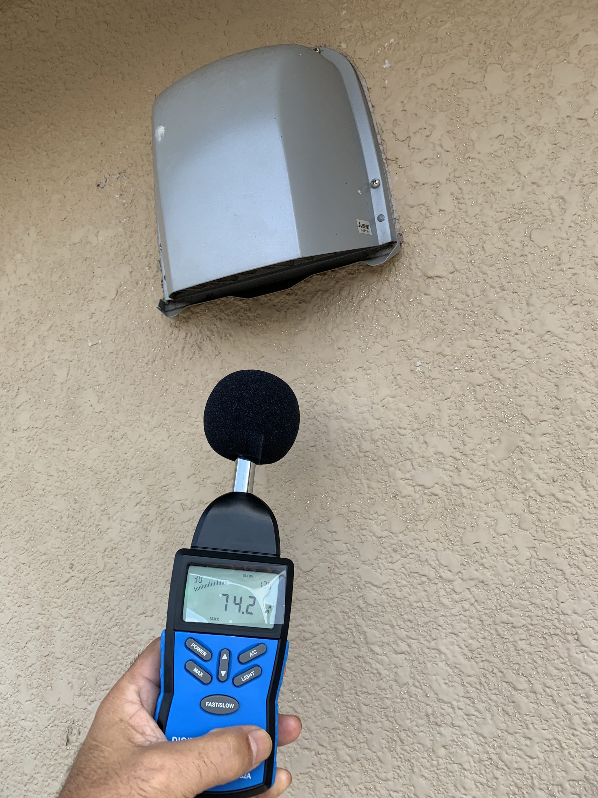 排気口74.2dB