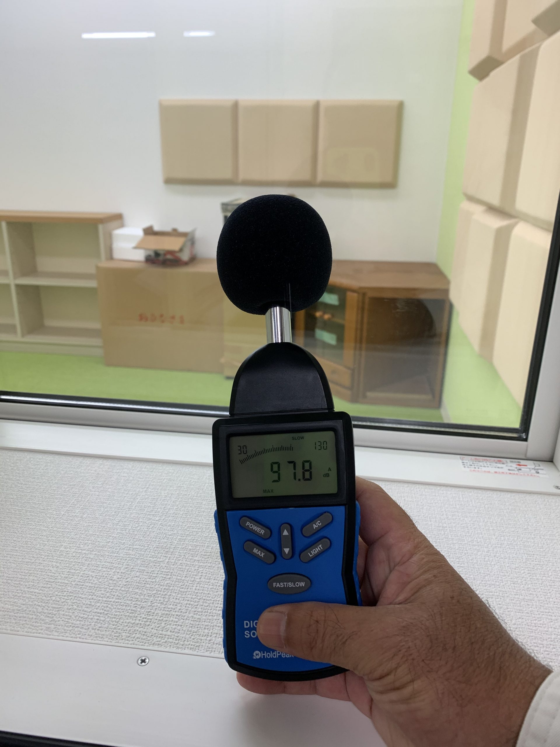 縦すべり出し窓中間97.8㏈（ドラム）